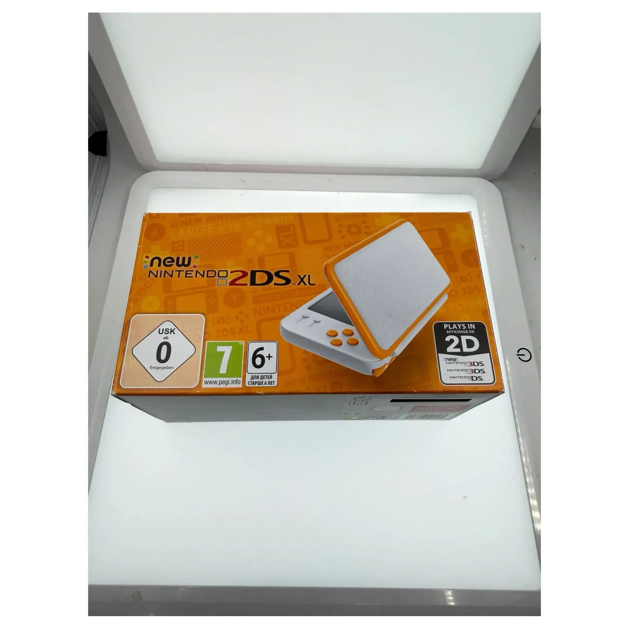 New Nintendo 2DS XL Wit + Oranje (Console met doos) (Nintendo 2DS XL) — origineel kopen bij Gameshop Enter