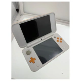 New Nintendo 2DS XL Wit + Oranje Nintendo DS Achterkant — Losse console
